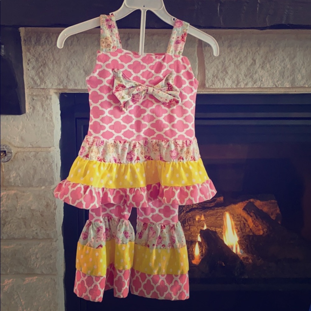 Girls spring outfit with bell bottom leggings